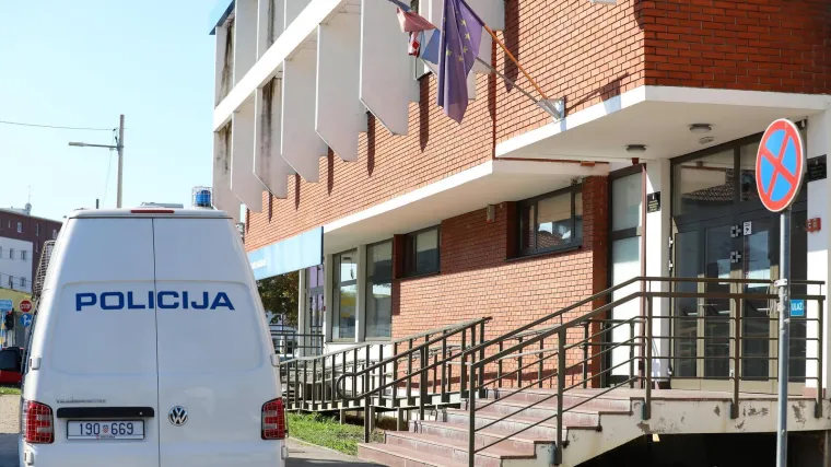 Cure nevjerojatni podaci o odbjeglom zatvoreniku: Policajac mu oti&scaron;ao kupiti burek i mlijeko?!