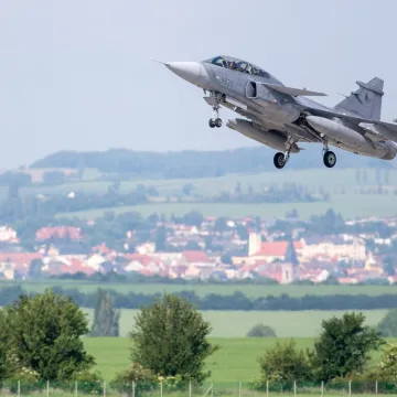 Sru&scaron;io se borbeni avion u Mađarskoj, pilot se katapultirao