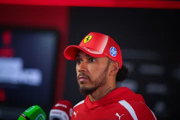 Hamilton nezadovoljan: 'Pogledajte kako to rade u Mercedesu'