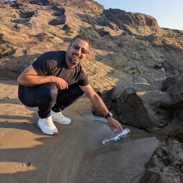 Lovac na duhove na plaži prona&scaron;ao bocu s neobičnim sadržajem: 'Je li to bila slučajnost?'