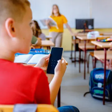 Treba li djeci u Hrvatskoj ograničiti dru&scaron;tvene mreže kao u Americi? 'Treba ih ukinuti skroz'
