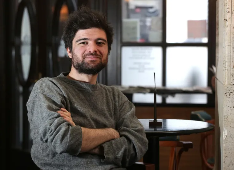 Omiljeni voditelj, glazbenik i glumac najavio odlazak s radija: 'Umoran sam. Nemrem vi&scaron;e'