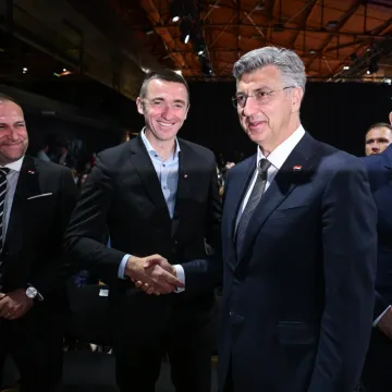 Je li zaiskrilo između HDZ-a i DP-a? Iz Vlade uvjeravaju: '&Scaron;timamo kao urica'