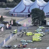 Kr&scaron;ćanski festival naprasno prekinut: Veliki znak pao na ljude, ima ozlijeđenih
