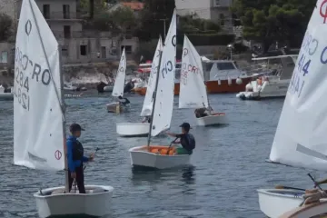 Jedriličarski klub na Hvaru već 75 godina stvara prvake: 'Na&scaron;e naslijeđe prenosimo na mlade'