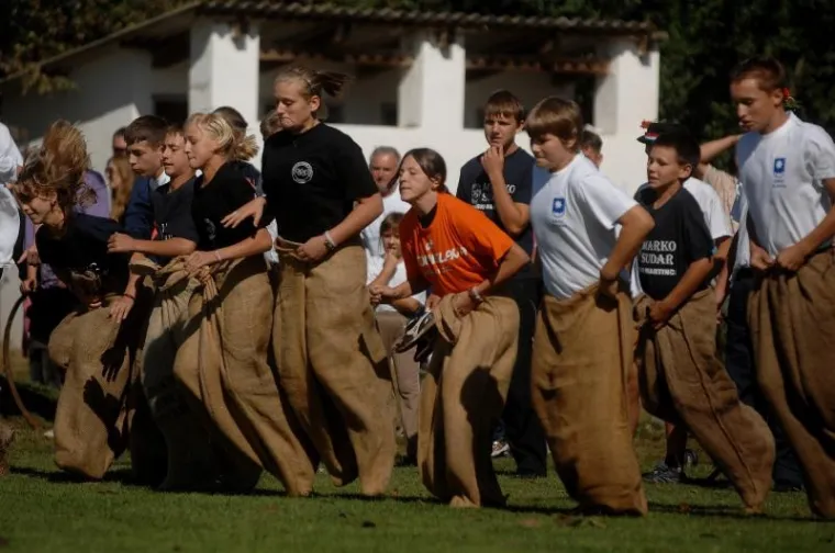 PXL Brođanci Olimpijada starih sportova PXL Brođanci Olimpijada starih sportova