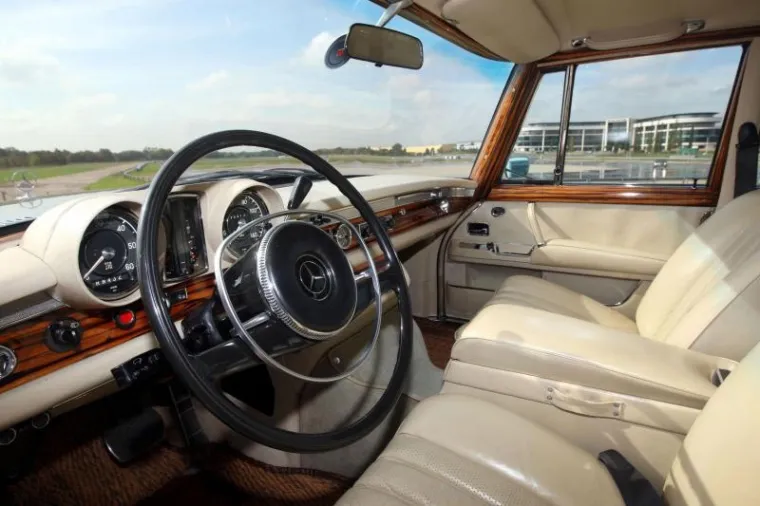 Mercedes Benz Mercedes Benz