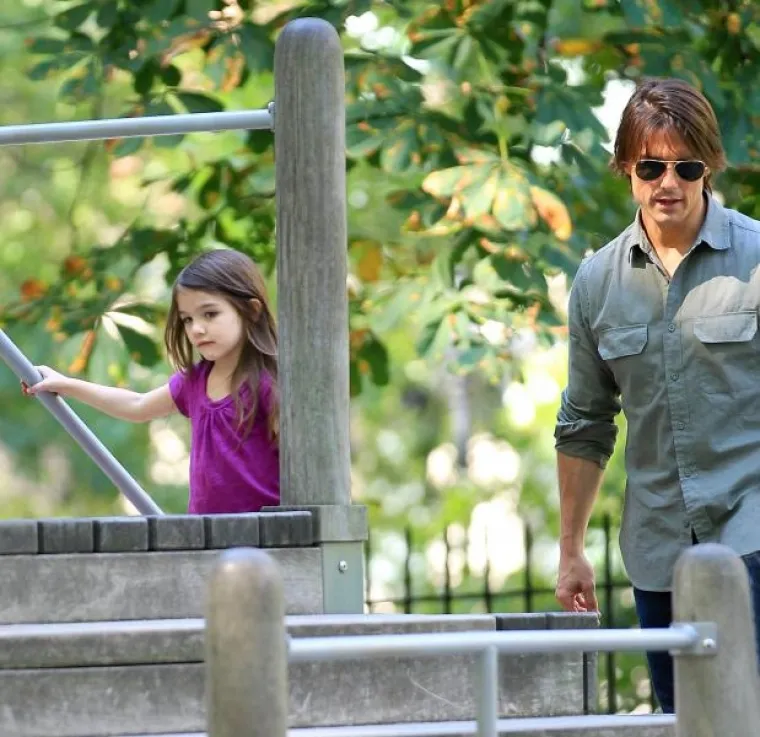 PXL tom cruise, suri cruise  PXL tom cruise, suri cruise