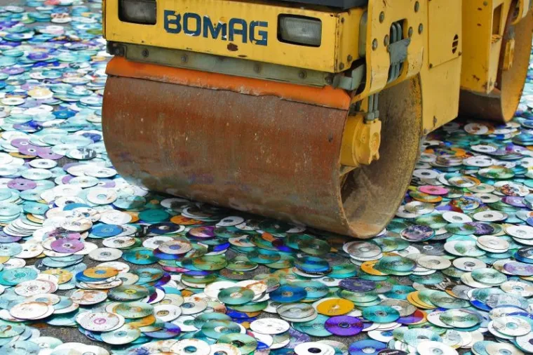 PXL pirati dvd vhs Totalno uni&scaron;tenje piratskih DVD-a VHS-a