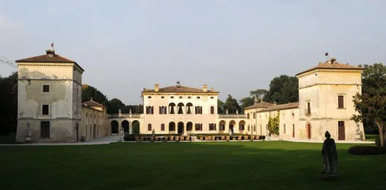 PXL brad pitt angelina jolie vila PXL brad pitt angelina jolie vila