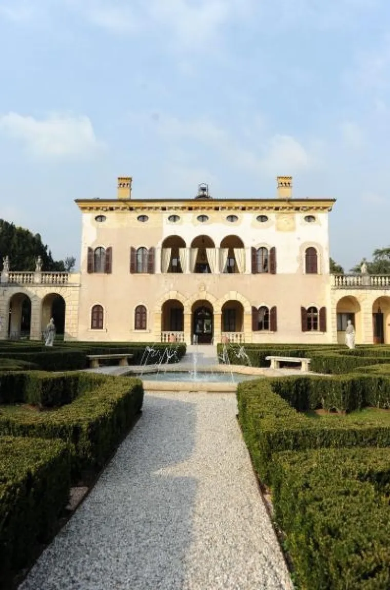 PXL brad pitt angelina jolie vila PXL brad pitt angelina jolie vila