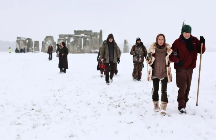 PXL druidi solsticij stonehenge PXL druidi solsticij stonehenge