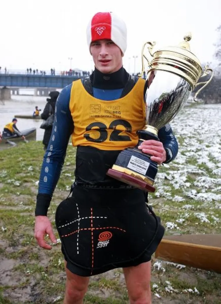 PXL &scaron;tefanjski spust savom PXL &scaron;tefanjski spust savom