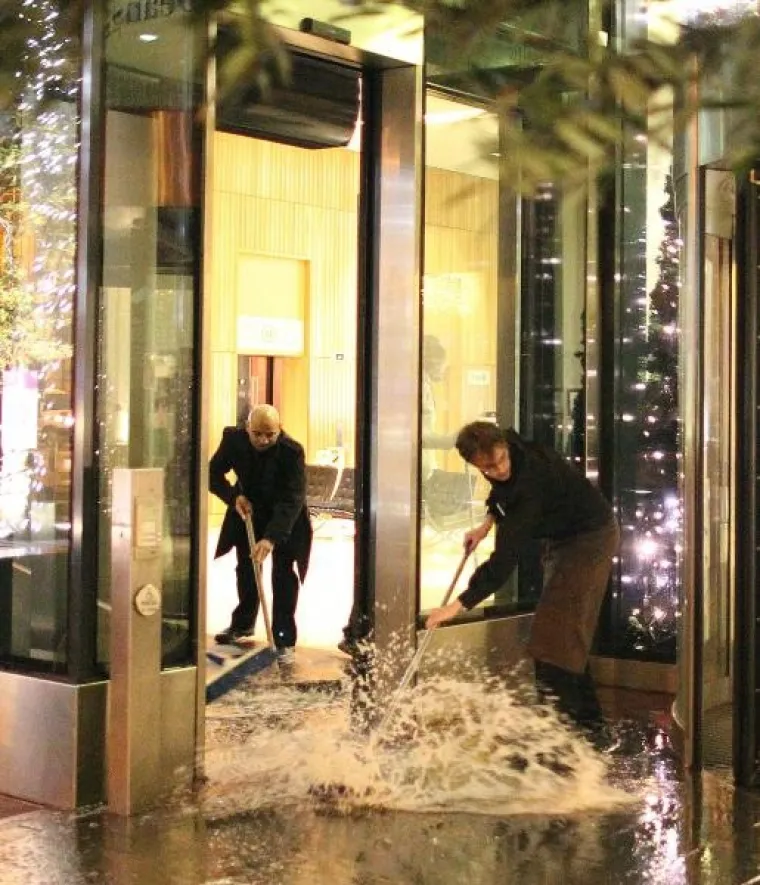 PXL hotel hilton poplava  PXL hotel hilton poplava