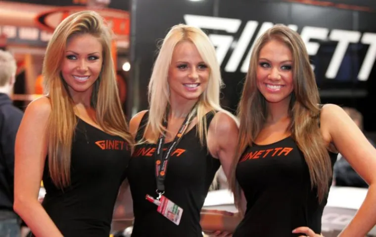 Hostesa, Djevojka Hostesa, Djevojka