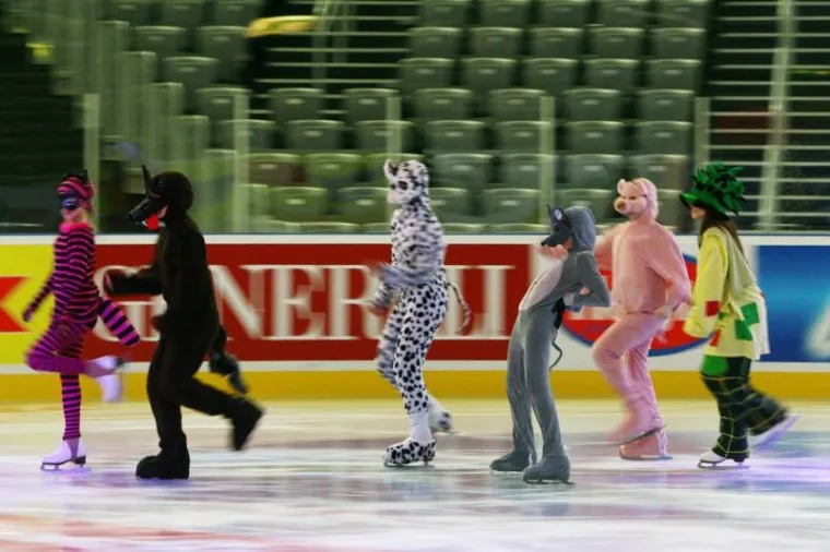 PXL bajka na ledu, klizanje PXL bajka ledu, klizanje