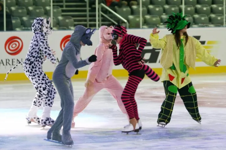 PXL bajka na ledu, klizanje PXL bajka ledu, klizanje