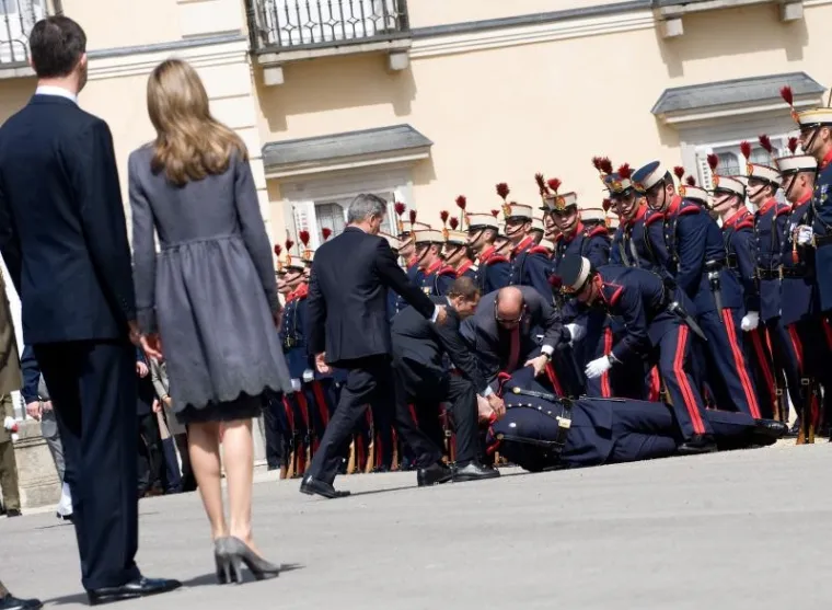 Princ Charles pao pred princa