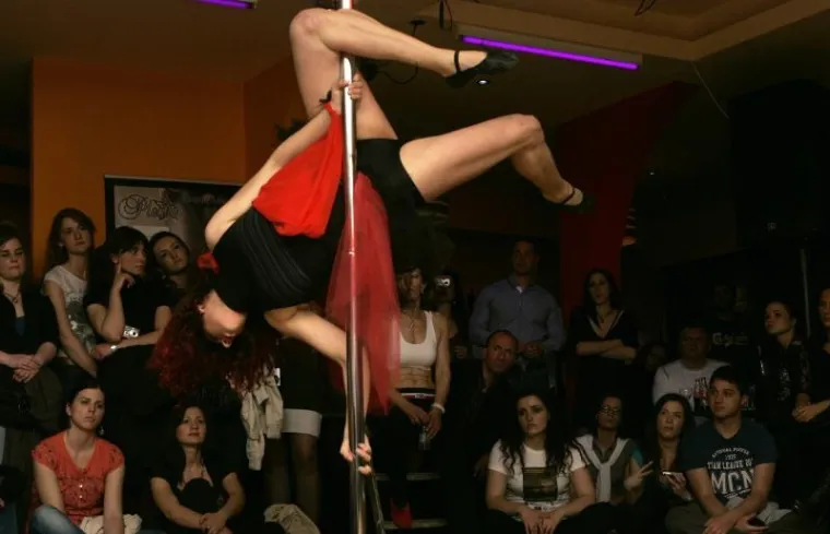 ples oko &scaron;ipke ples oko &scaron;ipke