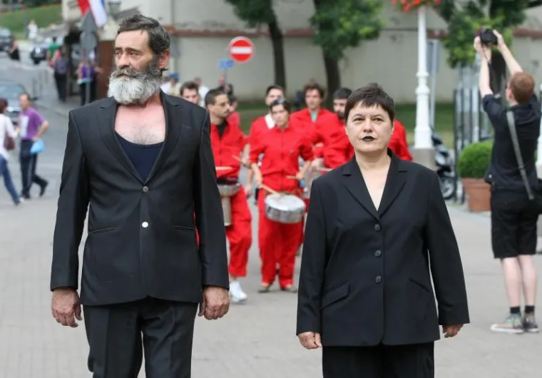 performans Vlaste Delimar i Milana Bozica performans Vlaste Delimar Milana Bozica