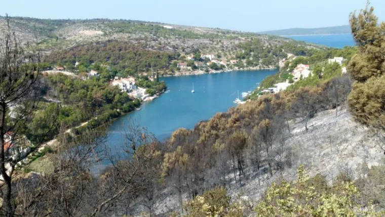 Pogled na Bobovi&scaron;ća i uvalu