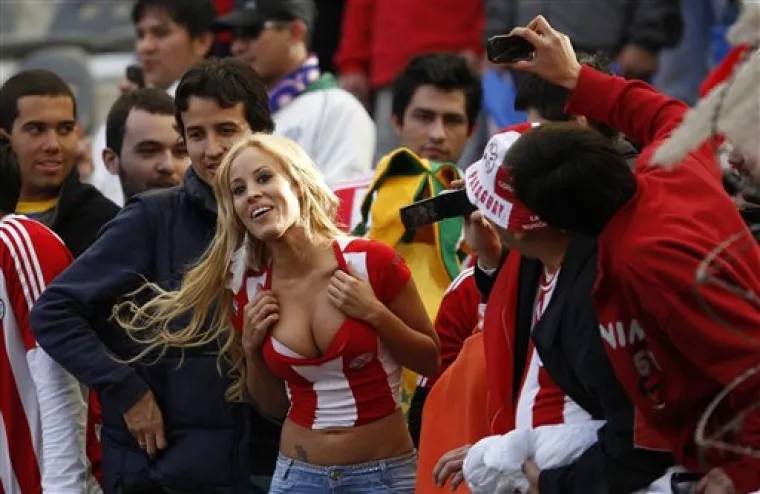 Slavlje polugolih Paragvajki