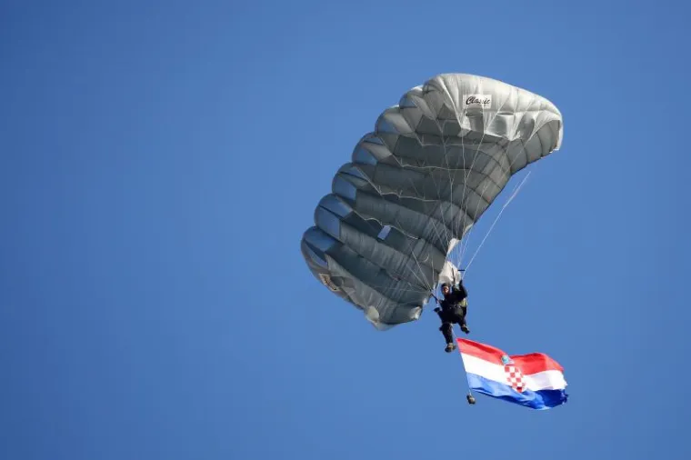 Vratolomije u zraku oduševile Zadrane