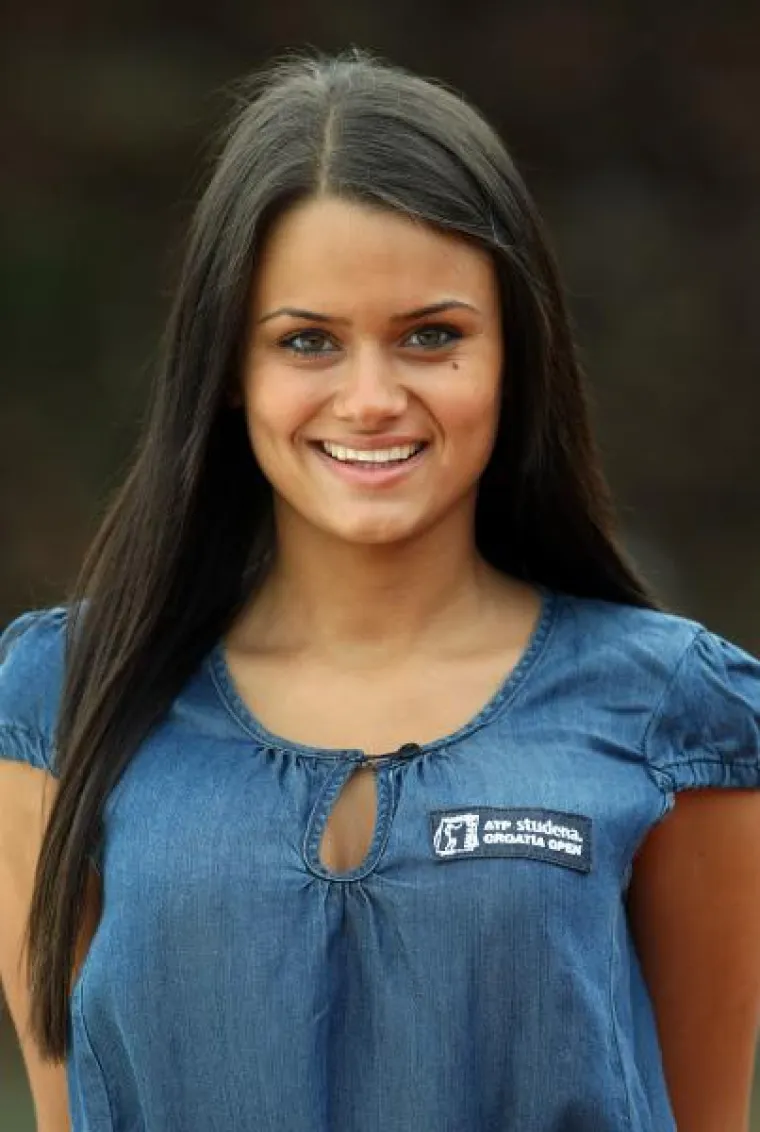 Ana Vojnić Tunić pobjednica je izbora za Miss hostesa 2011. umaškog turnira  (FOTO: www.croatiaopen.hr)