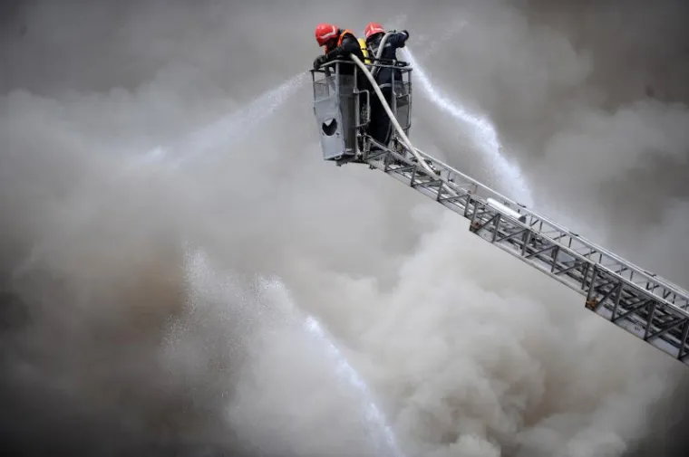 Veliki požar u zabočkoj tvornici tekstila i tepiha