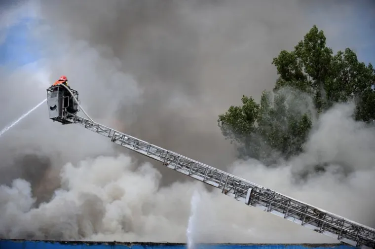 Veliki požar u zabočkoj tvornici tekstila i tepiha