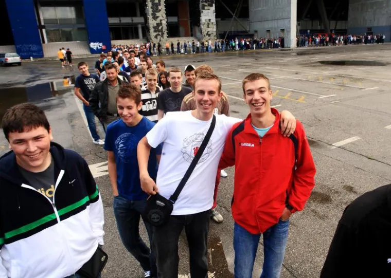 Ludnica ispred Maksimira