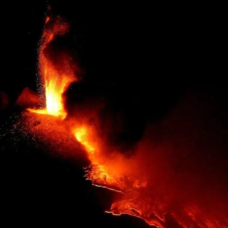 Spektakularna erupcija obasjala nebo nad Italijom