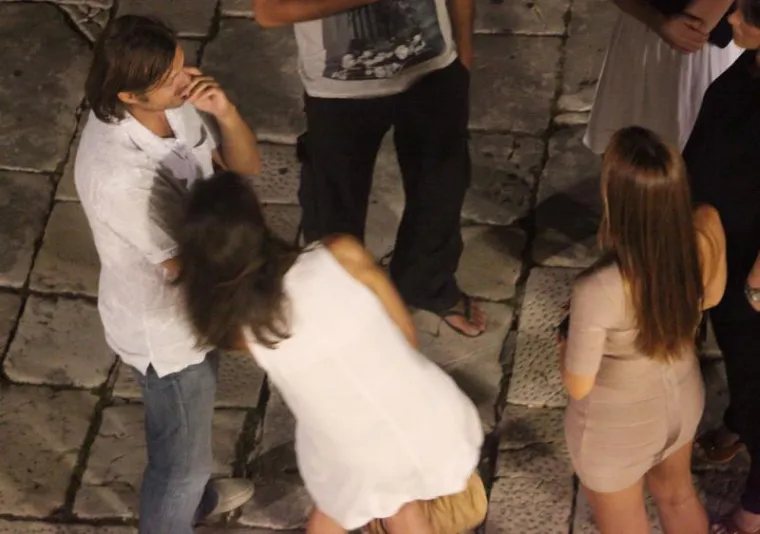 Severinin zaručnik uhvaćen s misterioznom crnkom!