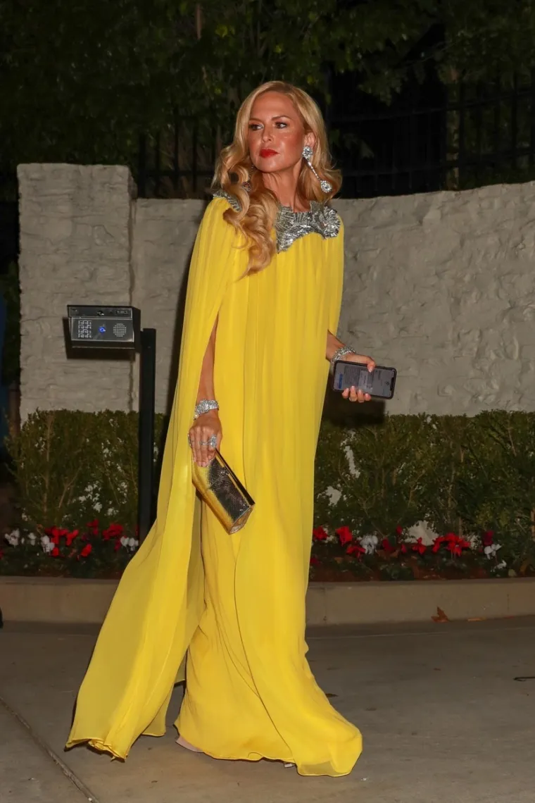 Paris Hilton je jedva dočekala da se uda, a onda &scaron;ok  -  jedna slavna go&scaron;ća svojski se potrudila da je zasjeni