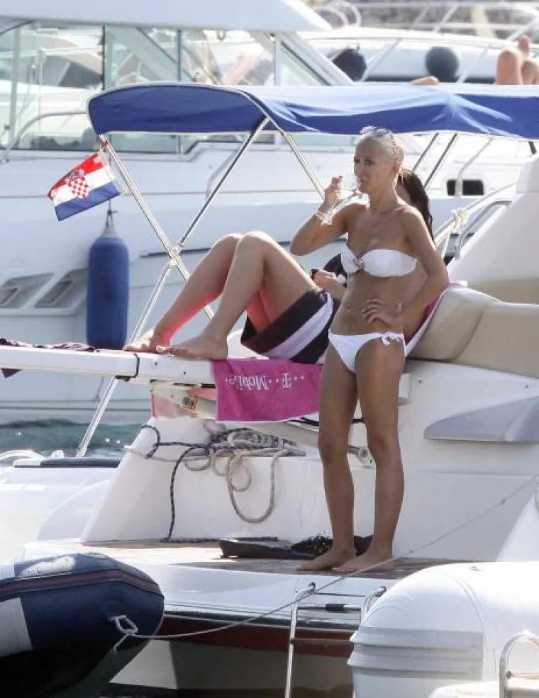 Maja &Scaron;uput pokazala osunčano tijelo