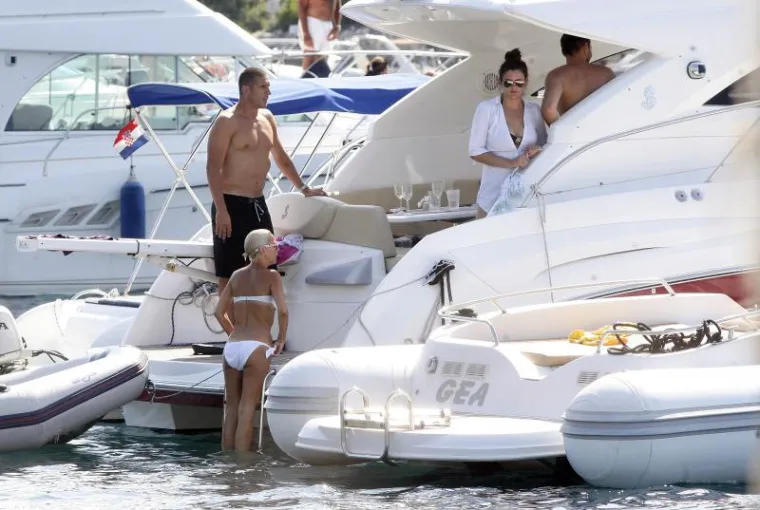 Maja &Scaron;uput pokazala osunčano tijelo