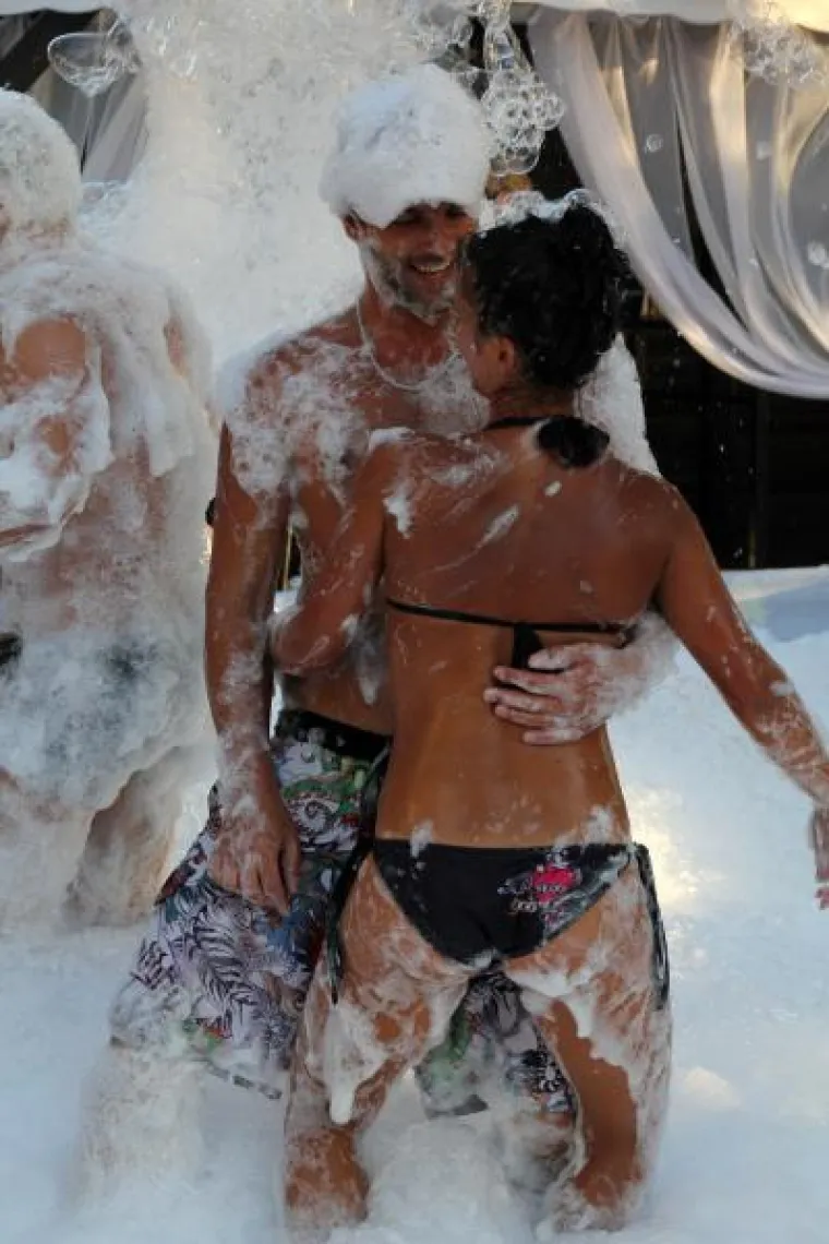 Raskala&scaron;eni pjena party u Vodicama