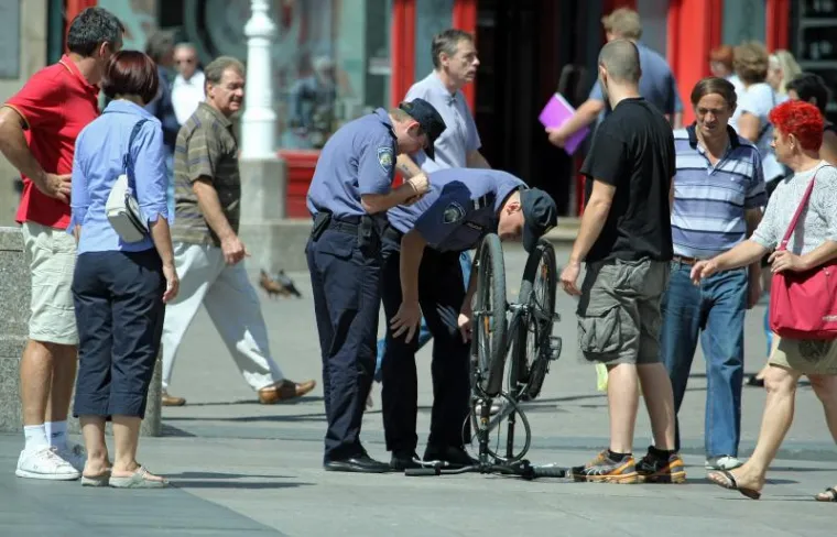 Biciklisti na meti policije