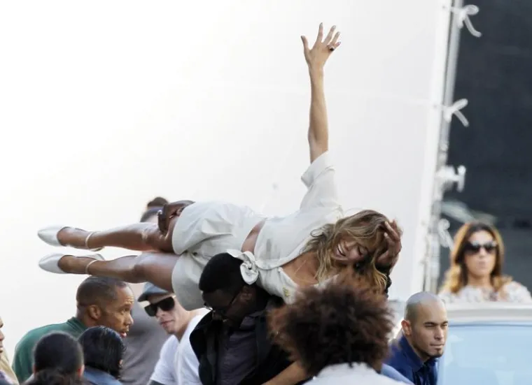 Jennifer zajahala suradnika