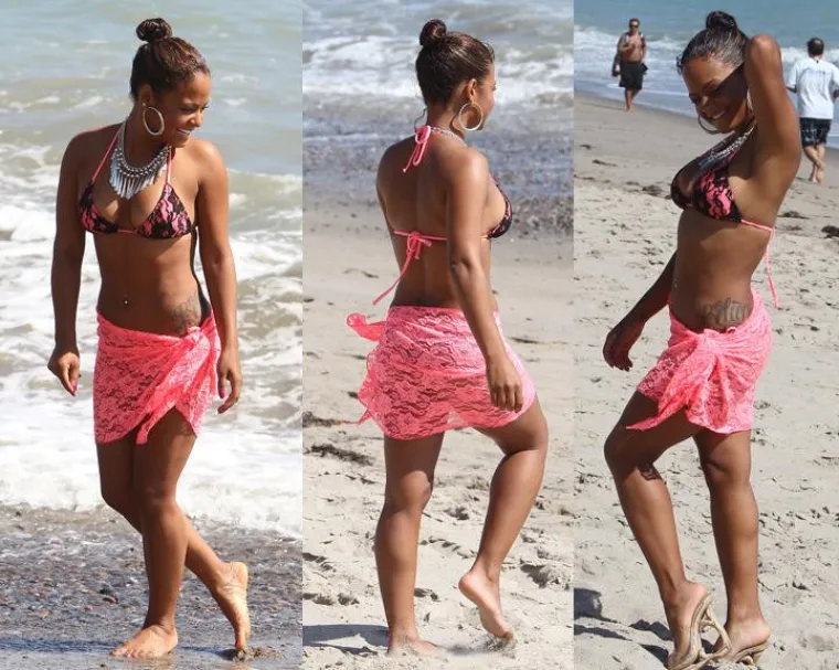 Ljepotica mamila uzdahe u bikiniju