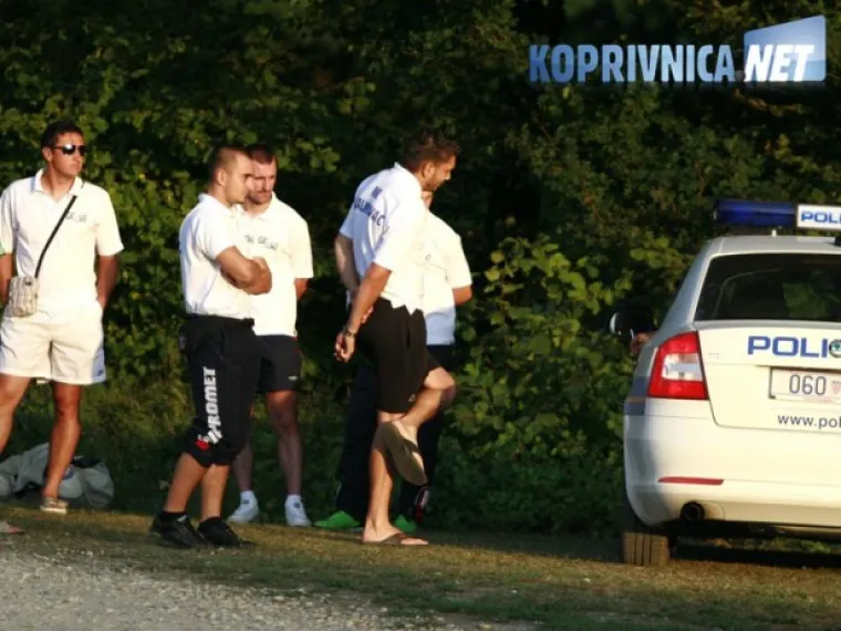 U Imbriovec je stigla i policija kako bi napravila uviđaj nemilog događaja.