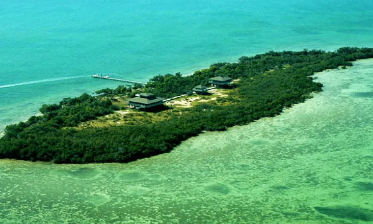 Najam: Od 10,500 dolara tjedno.
Kapacitet: Bungalov za 9 osoba.
Povr&scaron;ina: 60 m2.