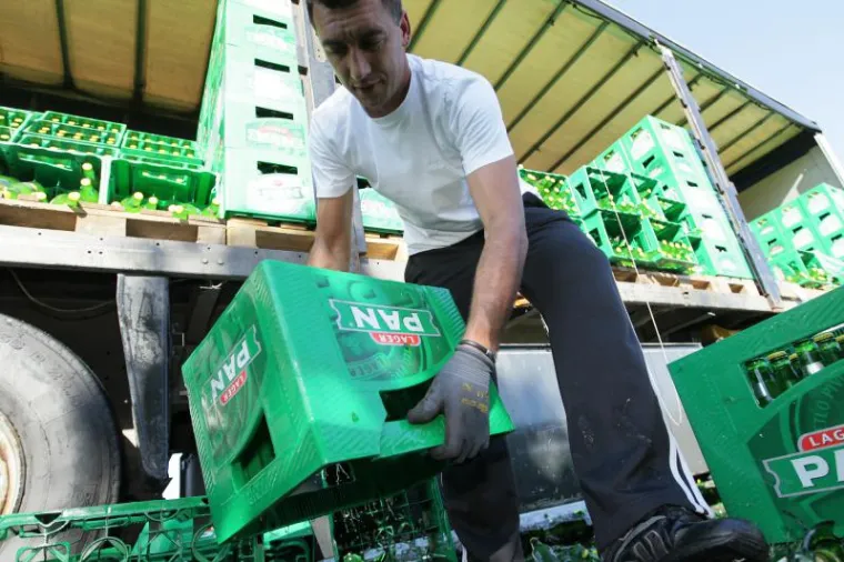 Prevrnuo se kamion pun Radlera