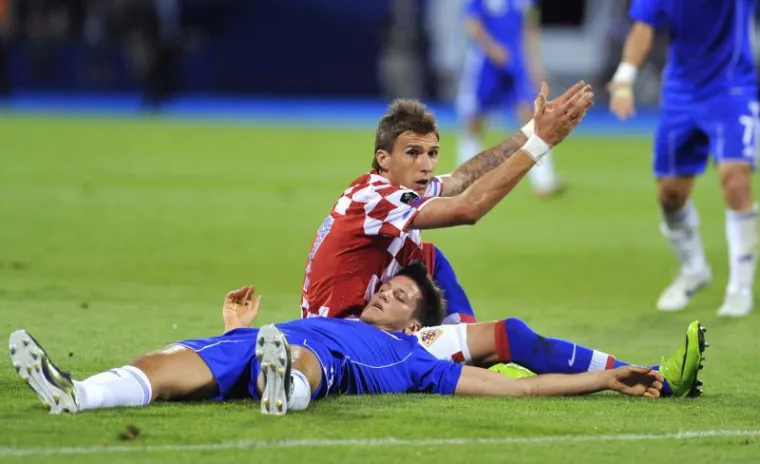 Dramatična maksimirska noć u 12 slika