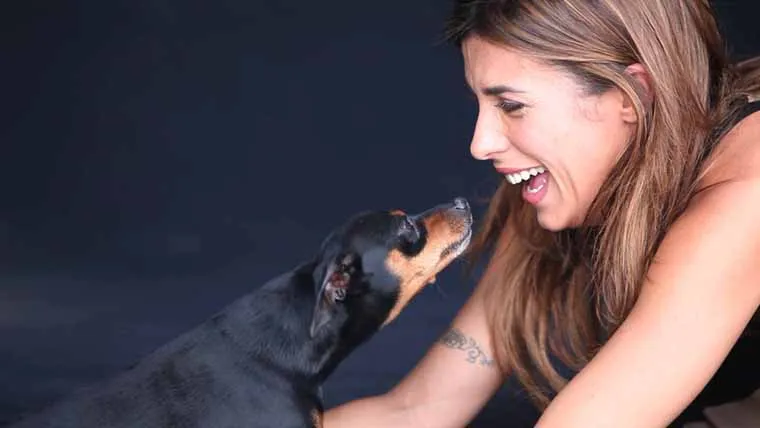 Elisabetta Canalis gola se bori za prava životinja