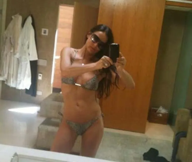 Demi Moore otkrila savr&scaron;enu liniju na Twitteru.