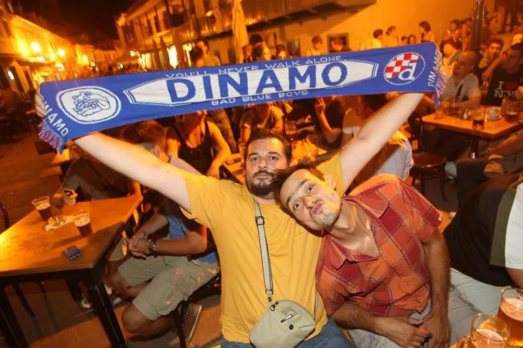 Nogometna groznica poharala Zagreb