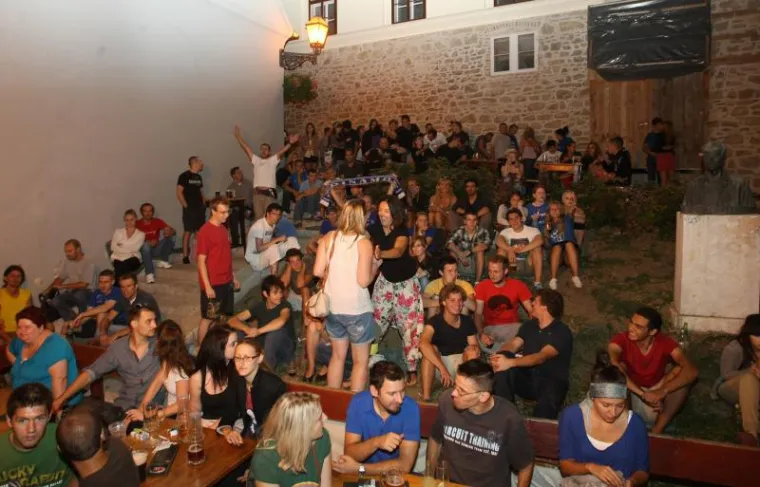 Nogometna groznica poharala Zagreb