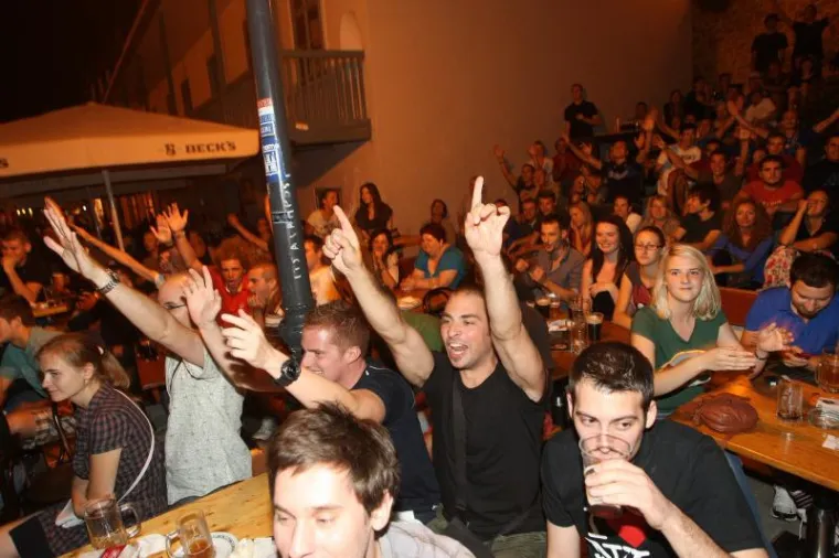 Nogometna groznica poharala Zagreb