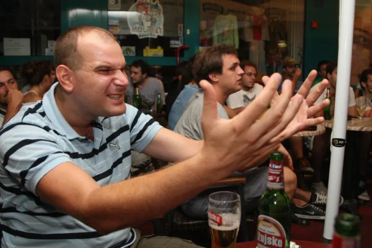 Nogometna groznica poharala Zagreb